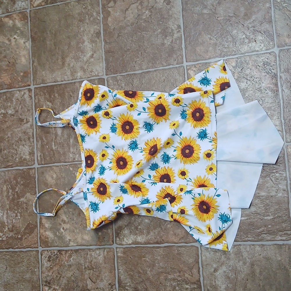 Unbranded Sunflower Print Spaghetti Strap Top Size XXL Swim Top Feel - Picture 3 of 6